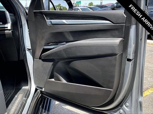 Used 2025 Cadillac Escalade V AWD/4WD image 29