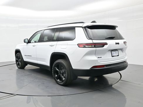 New 2025 Jeep Grand Cherokee L Altitude image 8