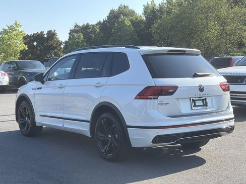Used 2023 Volkswagen Tiguan SE R-Line FWD image 3