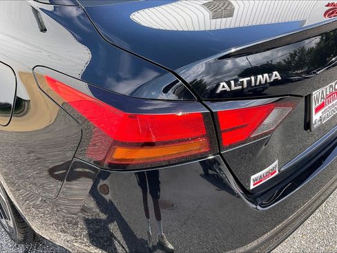 Used 2025 Nissan Altima 2.5 SR FWD image 31
