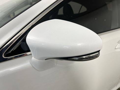 Used 2013 Lexus ES 300h w/ Luxury Pkg FWD image 13