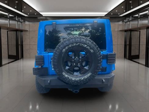 Used 2014 Jeep Wrangler Unlimited Sahara AWD/4WD image 8