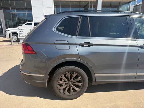 Used 2018 Volkswagen Tiguan SE FWD image 8