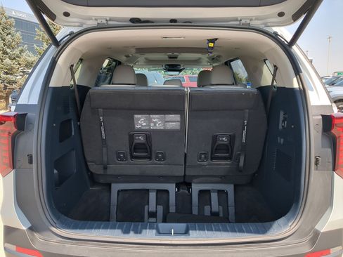 Certified 2025 Kia Carnival SX Prestige FWD image 32