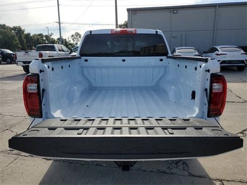 New 2025 GMC Canyon Elevation w/ Convenience Package image 9