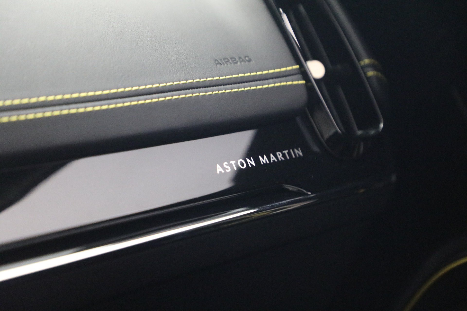 Used 2026 Aston Martin DBX S AWD/4WD image 33