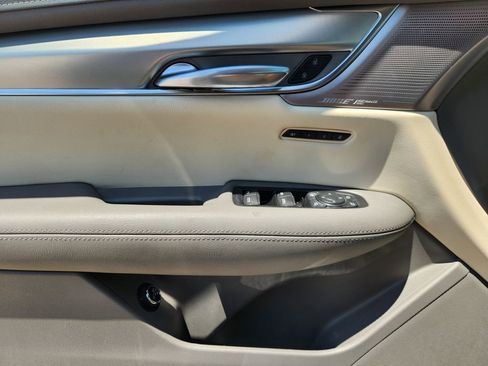Used 2022 Cadillac XT5 Premium Luxury FWD image 22