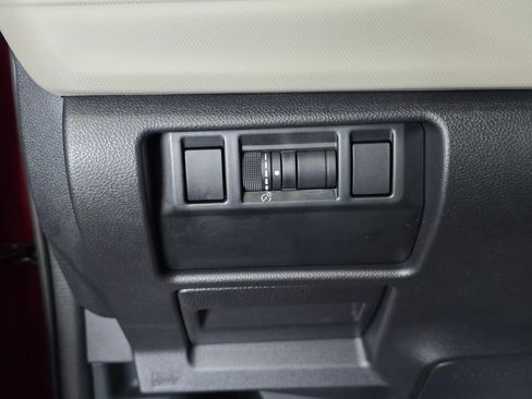 Used 2025 Subaru Forester AWD/4WD image 23