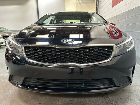Used 2017 Kia Forte LX image 7