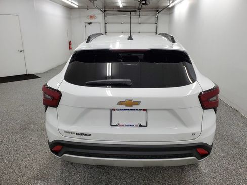 Used 2024 Chevrolet Trax LT w/ Driver Confidence Package FWD image 6