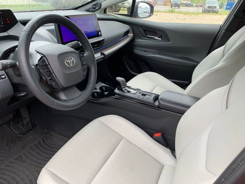 Used 2025 Toyota Prius Limited FWD image 11