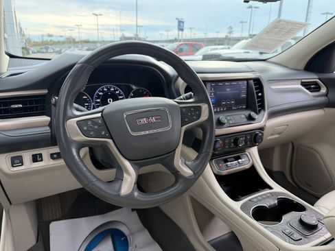 Used 2021 GMC Acadia Denali w/ Denali Technology Package image 27