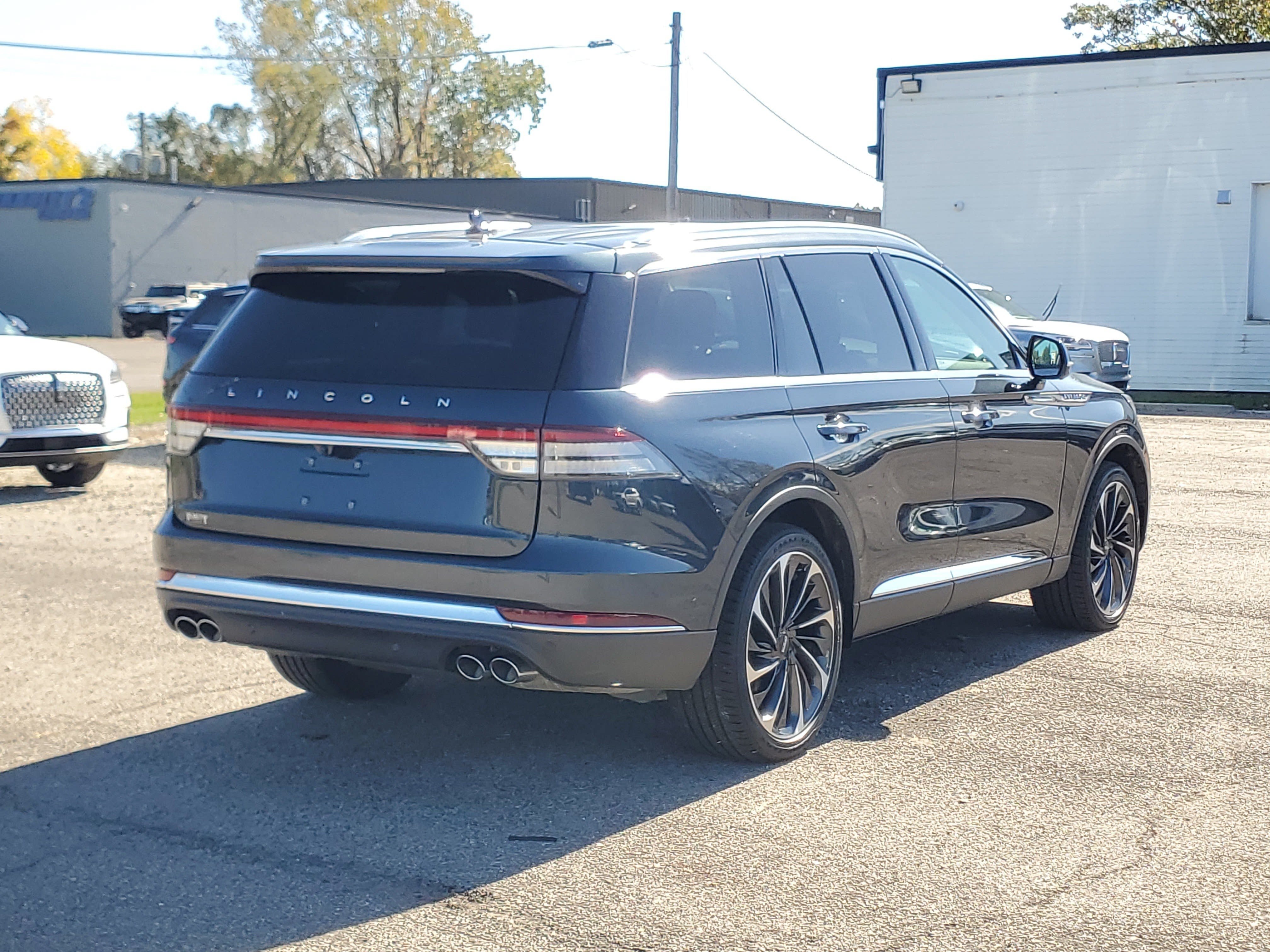 Used 2024 Lincoln Aviator Reserve w/ Equipment Group 201A AWD/4WD image 6