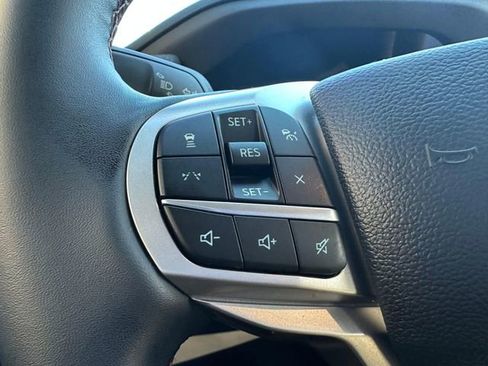 Used 2025 Ford Explorer Active image 19