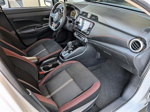 Used 2025 Nissan Versa SR FWD image 4