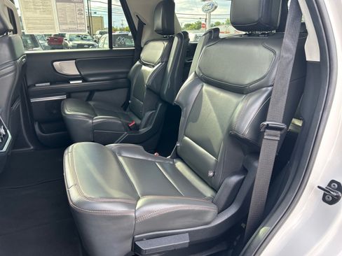 Certified 2025 Ford Expedition Active AWD/4WD image 10