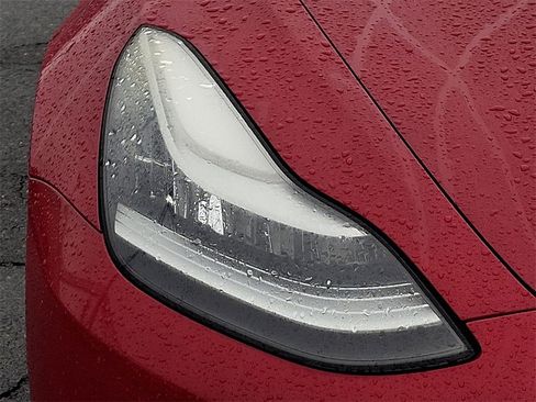 Used 2019 Tesla Model 3 Performance image 11