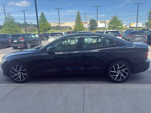 Used 2020 Volvo S60 T5 Momentum FWD image 6