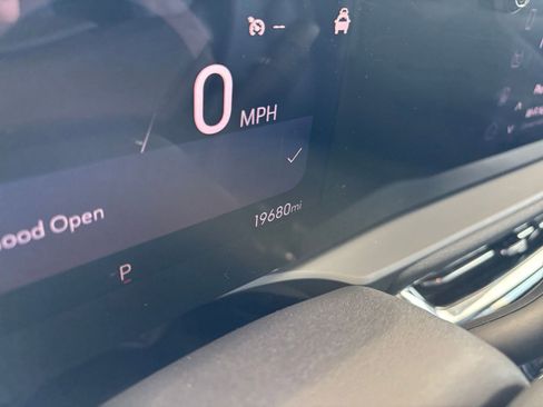 Used 2025 Buick Envista Sport Touring image 40