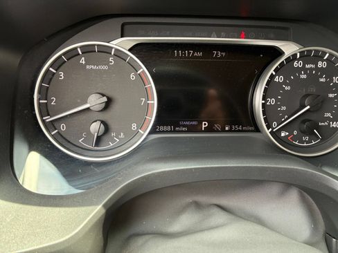 Used 2025 Nissan Rogue SV FWD image 37