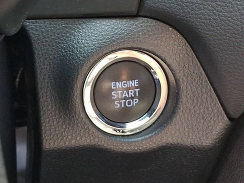 Used 2019 Toyota RAV4 XLE w/ Convenience Package AWD/4WD image 25