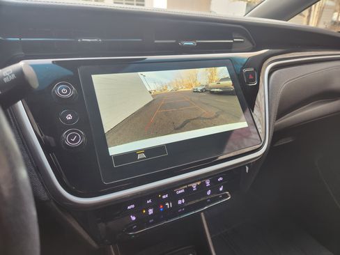 Used 2022 Chevrolet Bolt LT image 30