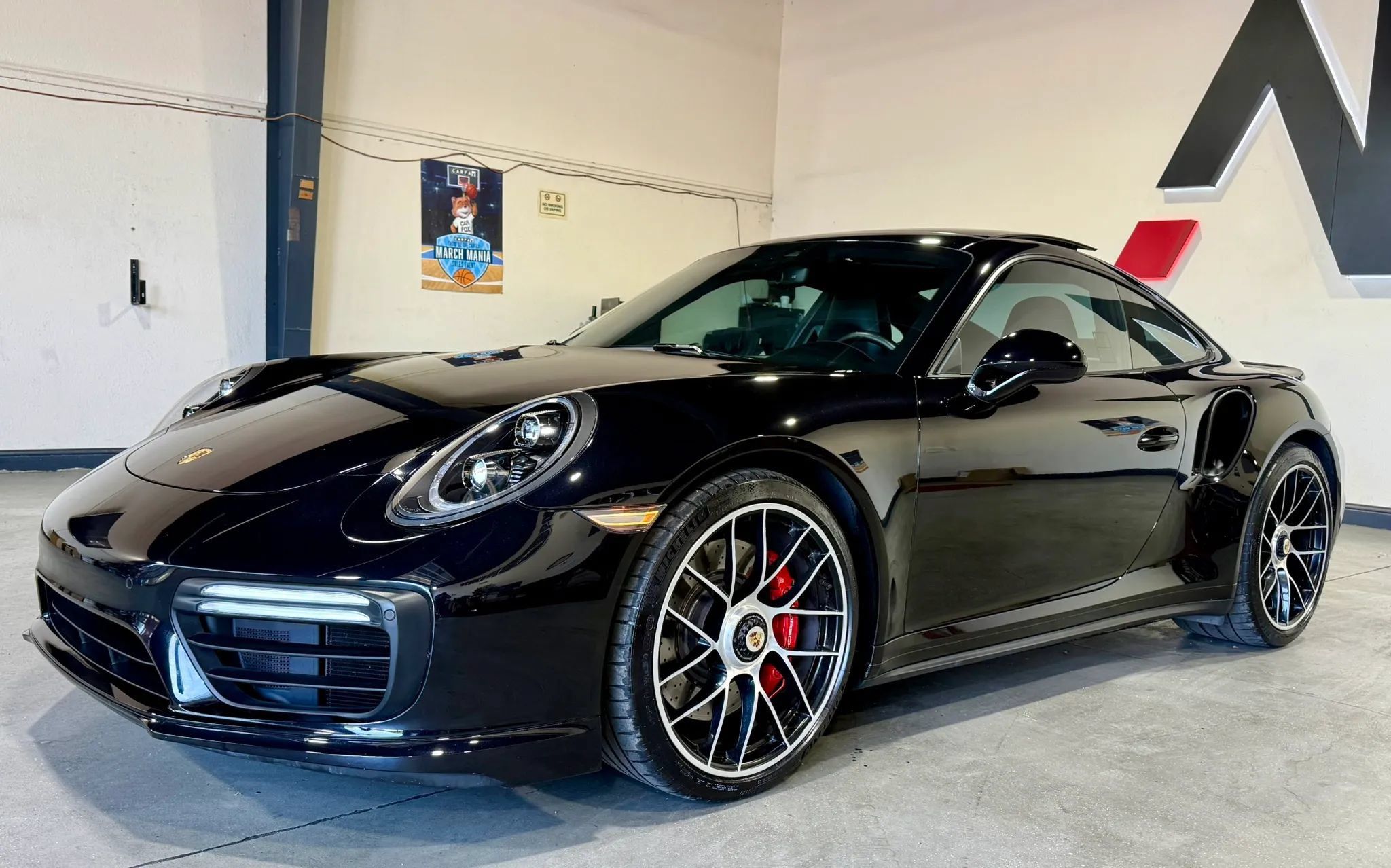 Used 2019 Porsche 911 4 Coupe AWD/4WD image 1