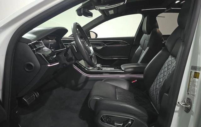Used 2020 Audi S8 L AWD/4WD image 4