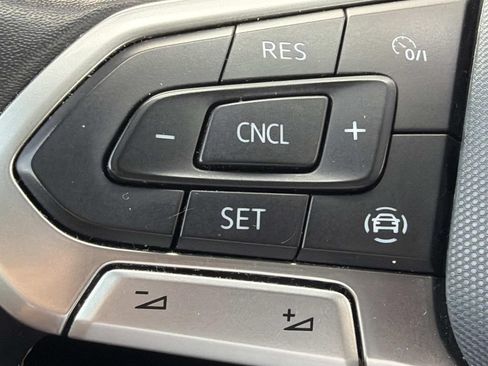 Used 2022 Volkswagen Taos SE AWD/4WD image 11