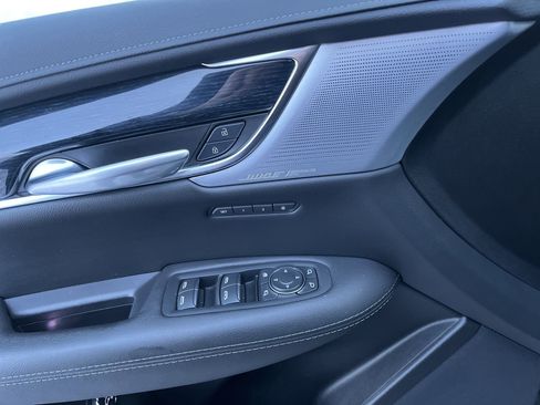 Used 2025 Cadillac XT5 Premium Luxury image 13
