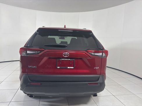 Used 2024 Toyota RAV4 XLE w/ Convenience Package image 4