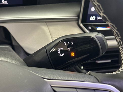 New 2026 Volkswagen Tiguan SE FWD image 20