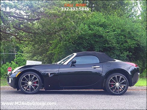Used 2008 Pontiac Solstice Convertible image 2
