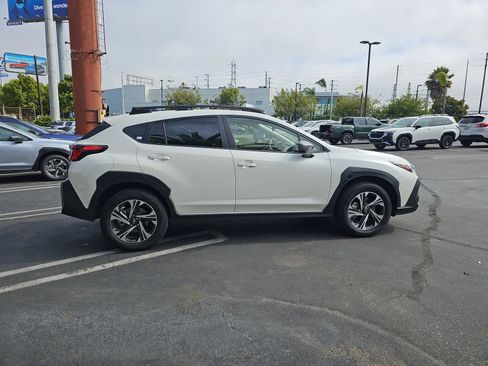 Used 2024 Subaru Crosstrek 2.0i Premium AWD/4WD image 8