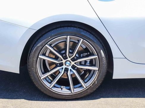 Used 2019 BMW 330i Sedan w/ Convenience Package RWD image 9