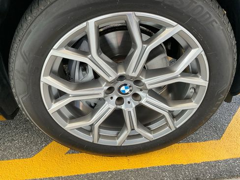 Used 2024 BMW X7 xDrive40i AWD/4WD image 25