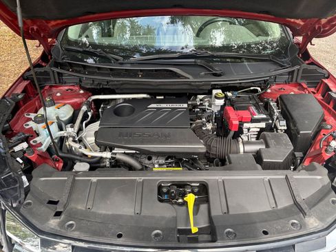 Used 2025 Nissan Rogue SV FWD image 34
