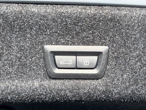 New 2026 BMW 330i Sedan w/ M Sport Package image 27