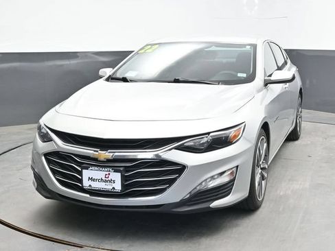 Used 2022 Chevrolet Malibu LT FWD image 2