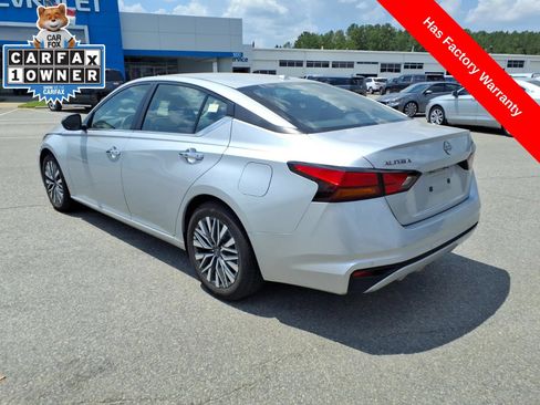 Used 2024 Nissan Altima 2.5 SV FWD image 3