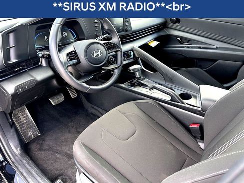Used 2025 Hyundai Elantra Sport image 17