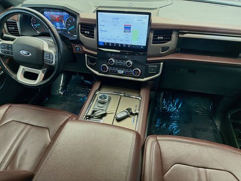 Used 2023 Ford Expedition Max Limited image 12