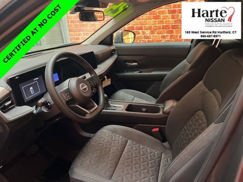 Used 2025 Nissan Kicks SV image 8