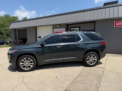Used 2019 Chevrolet Traverse Premier AWD/4WD image 2
