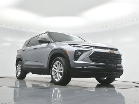 Used 2024 Chevrolet TrailBlazer LS image 47