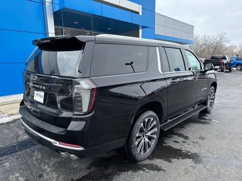 New 2026 Chevrolet Suburban High Country image 8