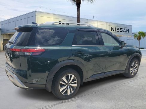 Certified 2024 Nissan Pathfinder SL FWD image 9