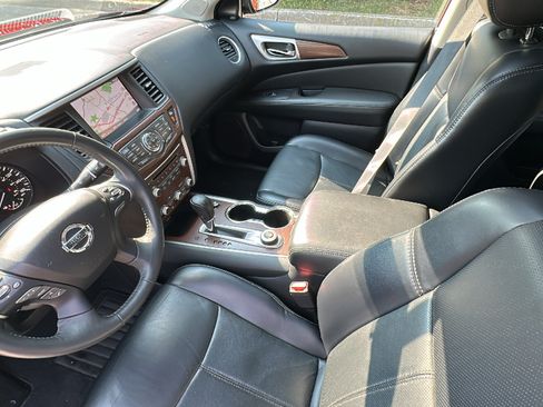 Used 2018 Nissan Pathfinder Platinum AWD/4WD image 24