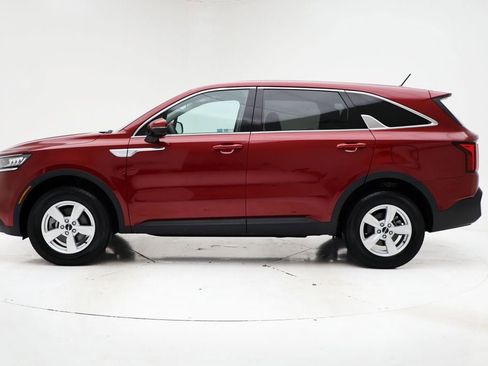 Used 2023 Kia Sorento LX image 6