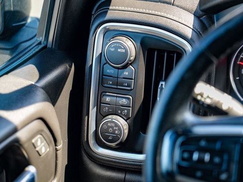 Used 2021 Chevrolet Silverado 1500 LT Trail Boss w/ Convenience Package II image 22